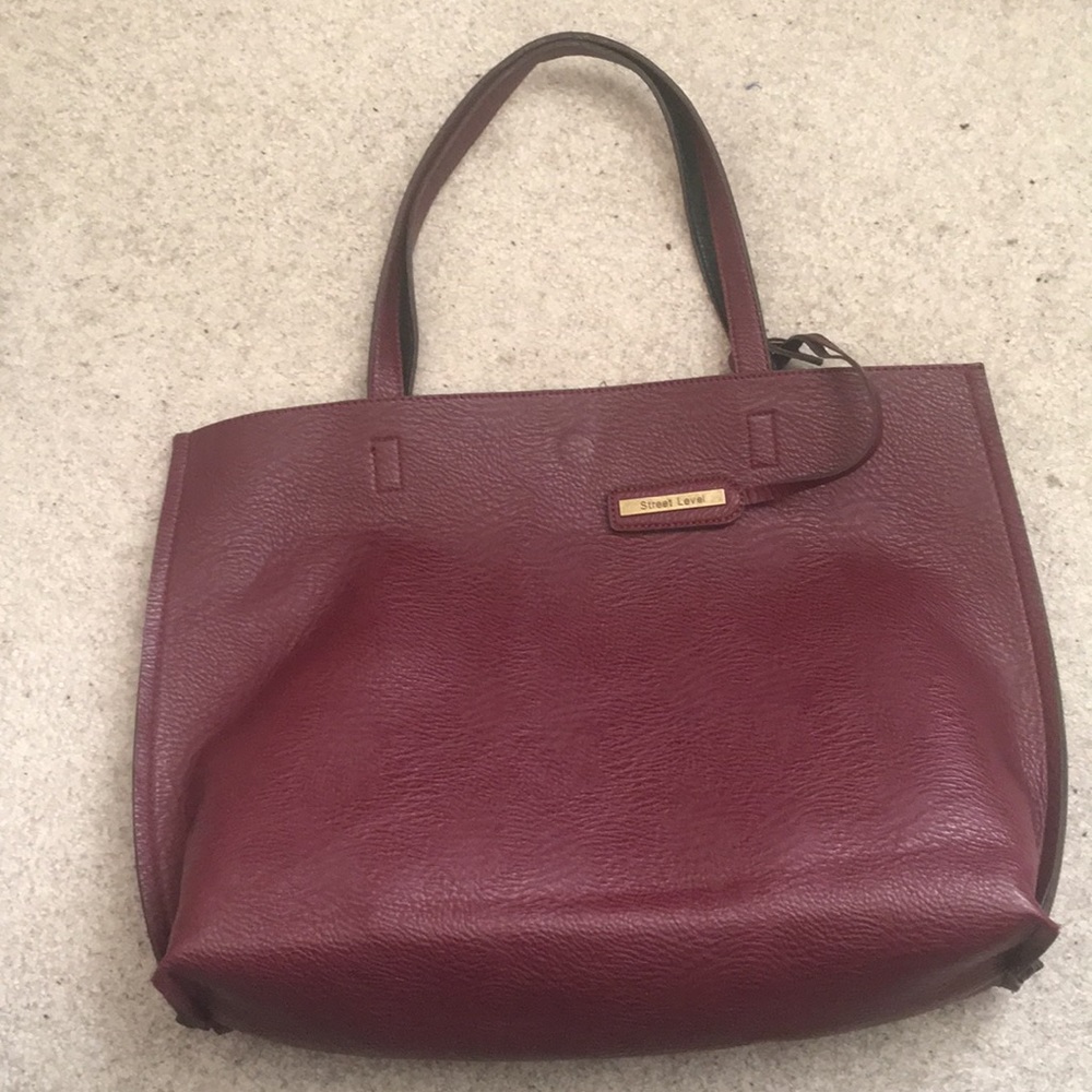 Black/red Street Level reversible tote
